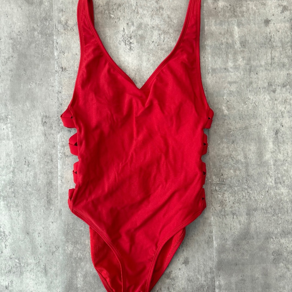 Xhilaration Red Cut-Out Wide Strap One Piece Swimsuit Women's M Bathing Suit